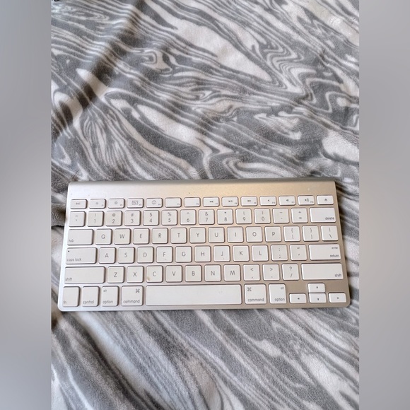 Apple wireless keyboard - Picture 3 of 3